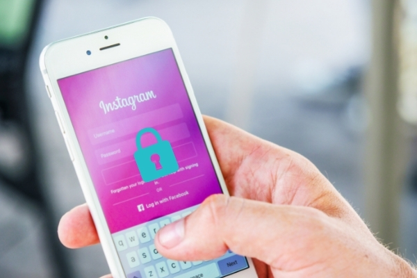 how to lock instagram